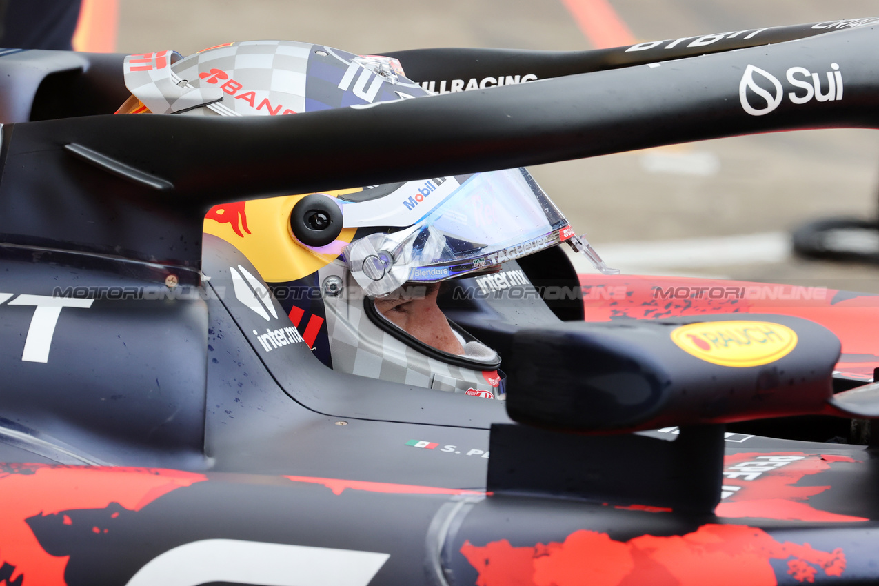 GP GRAN BRETAGNA, Sergio Perez (MEX) Red Bull Racing RB20.

06.07.2024. Formula 1 World Championship, Rd 12, British Grand Prix, Silverstone, England, Qualifiche Day.

 - www.xpbimages.com, EMail: requests@xpbimages.com © Copyright: Davenport / XPB Images