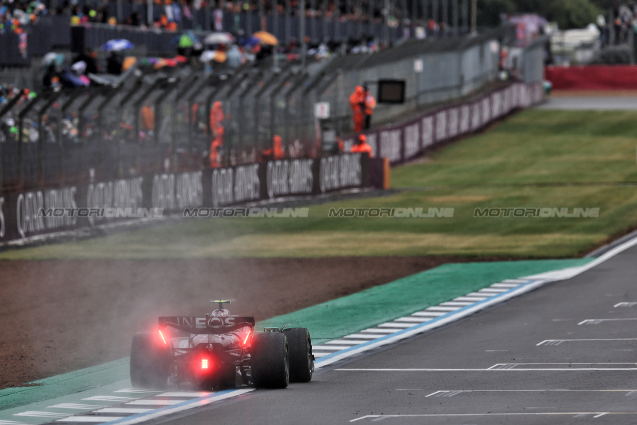 GP GRAN BRETAGNA, Lewis Hamilton (GBR) Mercedes AMG F1 W15.

06.07.2024. Formula 1 World Championship, Rd 12, British Grand Prix, Silverstone, England, Qualifiche Day.

- www.xpbimages.com, EMail: requests@xpbimages.com © Copyright: Rew / XPB Images