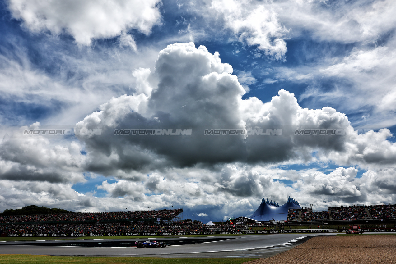 GP GRAN BRETAGNA, Daniel Ricciardo (AUS) RB VCARB 01.

06.07.2024. Formula 1 World Championship, Rd 12, British Grand Prix, Silverstone, England, Qualifiche Day.

- www.xpbimages.com, EMail: requests@xpbimages.com © Copyright: Charniaux / XPB Images