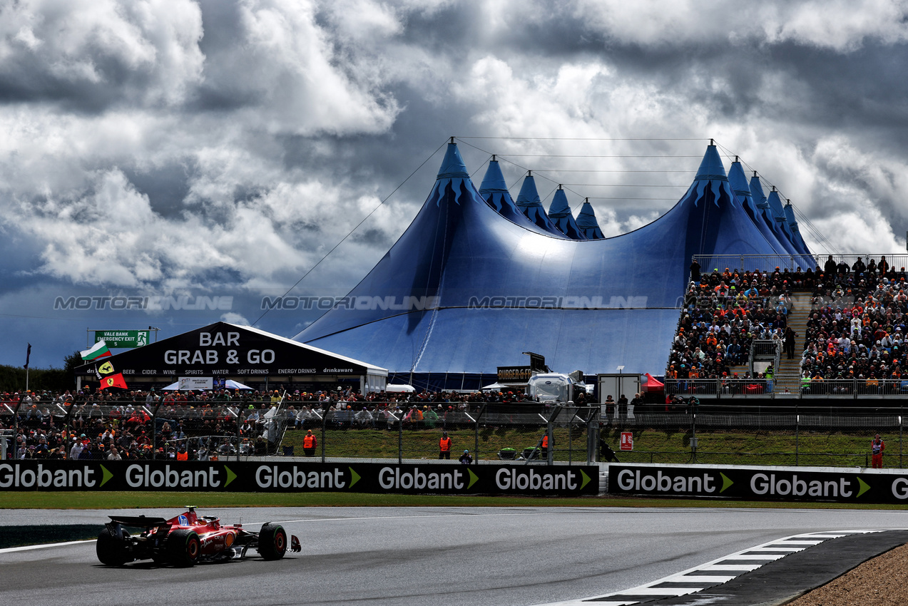 GP GRAN BRETAGNA, Carlos Sainz Jr (ESP) Ferrari SF-24.

06.07.2024. Formula 1 World Championship, Rd 12, British Grand Prix, Silverstone, England, Qualifiche Day.

- www.xpbimages.com, EMail: requests@xpbimages.com © Copyright: Charniaux / XPB Images