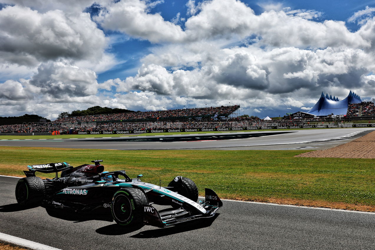 GP GRAN BRETAGNA, George Russell (GBR) Mercedes AMG F1 W15.

06.07.2024. Formula 1 World Championship, Rd 12, British Grand Prix, Silverstone, England, Qualifiche Day.

- www.xpbimages.com, EMail: requests@xpbimages.com © Copyright: Charniaux / XPB Images