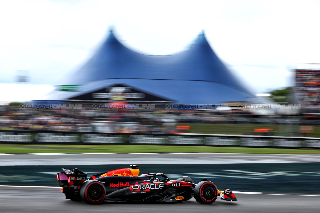 GP GRAN BRETAGNA, Max Verstappen (NLD) Red Bull Racing RB20.

06.07.2024. Formula 1 World Championship, Rd 12, British Grand Prix, Silverstone, England, Qualifiche Day.

- www.xpbimages.com, EMail: requests@xpbimages.com © Copyright: Charniaux / XPB Images