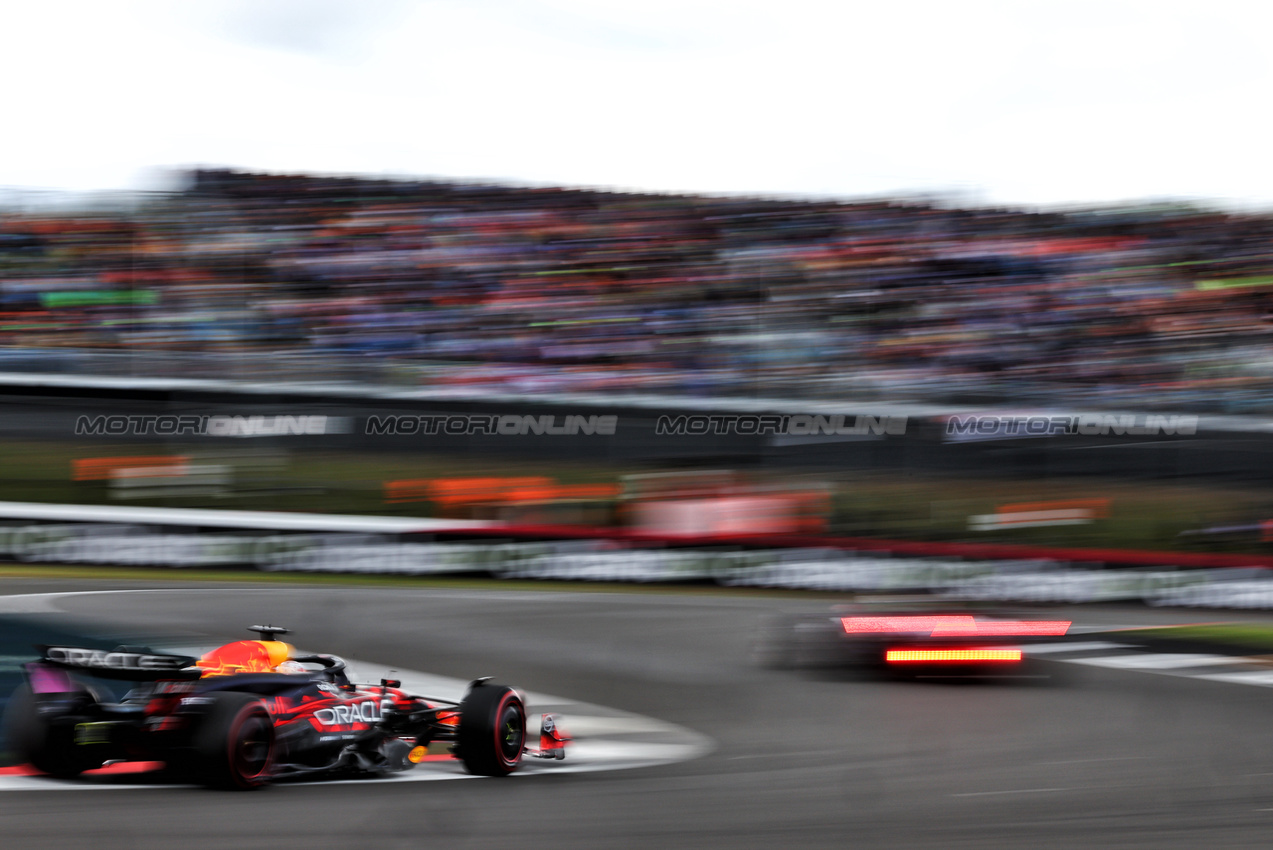 GP GRAN BRETAGNA, Max Verstappen (NLD) Red Bull Racing RB20.

06.07.2024. Formula 1 World Championship, Rd 12, British Grand Prix, Silverstone, England, Qualifiche Day.

- www.xpbimages.com, EMail: requests@xpbimages.com © Copyright: Charniaux / XPB Images