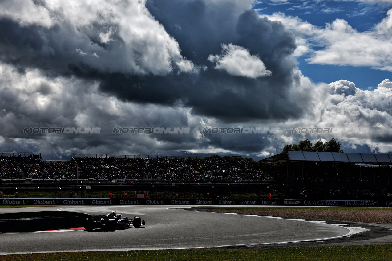 GP GRAN BRETAGNA, Logan Sargeant (USA) Williams Racing FW46.

06.07.2024. Formula 1 World Championship, Rd 12, British Grand Prix, Silverstone, England, Qualifiche Day.

- www.xpbimages.com, EMail: requests@xpbimages.com © Copyright: Charniaux / XPB Images