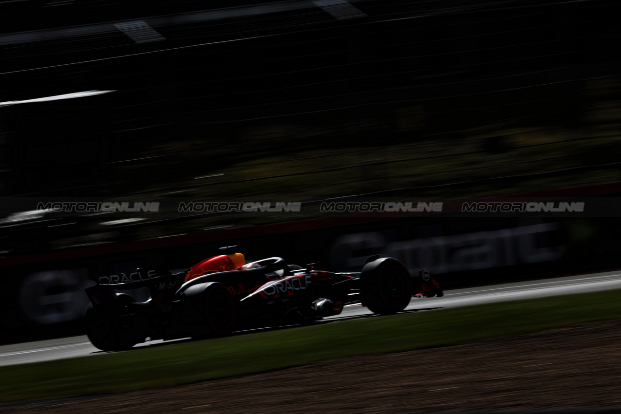 GP GRAN BRETAGNA, Max Verstappen (NLD) Red Bull Racing RB20.

06.07.2024. Formula 1 World Championship, Rd 12, British Grand Prix, Silverstone, England, Qualifiche Day.

- www.xpbimages.com, EMail: requests@xpbimages.com © Copyright: Charniaux / XPB Images