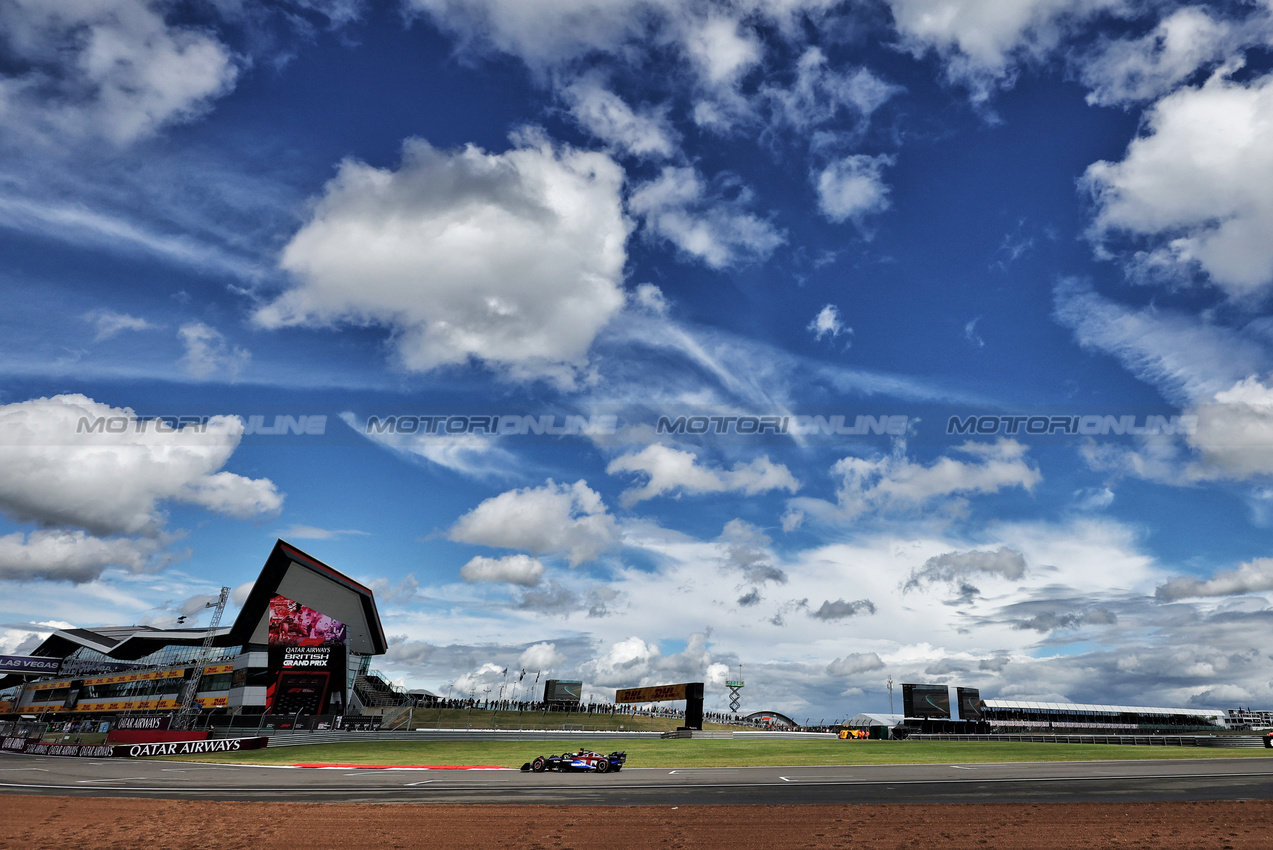 GP GRAN BRETAGNA, Alexander Albon (THA) Williams Racing FW46.

06.07.2024. Formula 1 World Championship, Rd 12, British Grand Prix, Silverstone, England, Qualifiche Day.

- www.xpbimages.com, EMail: requests@xpbimages.com © Copyright: Bearne / XPB Images