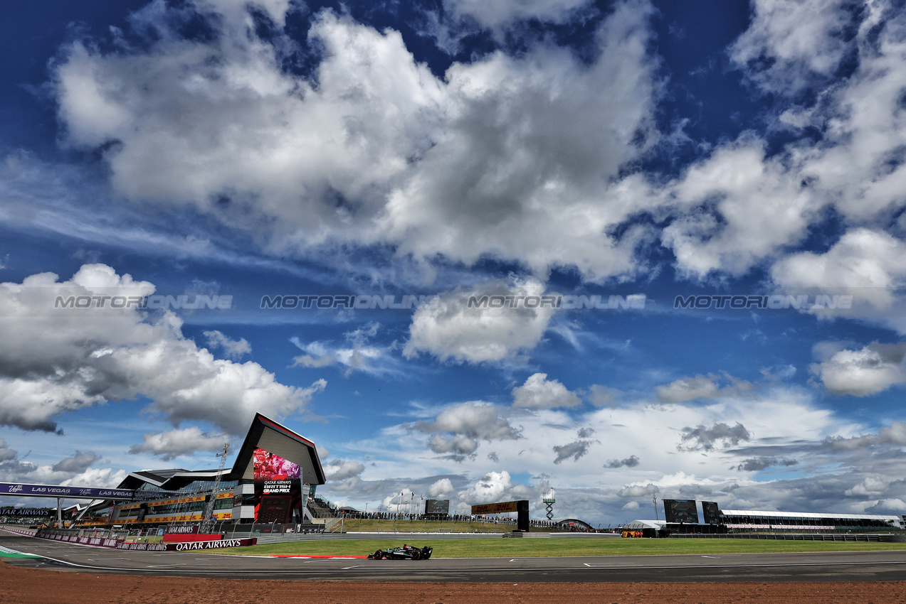 GP GRAN BRETAGNA, George Russell (GBR) Mercedes AMG F1 W15.

06.07.2024. Formula 1 World Championship, Rd 12, British Grand Prix, Silverstone, England, Qualifiche Day.

- www.xpbimages.com, EMail: requests@xpbimages.com © Copyright: Bearne / XPB Images