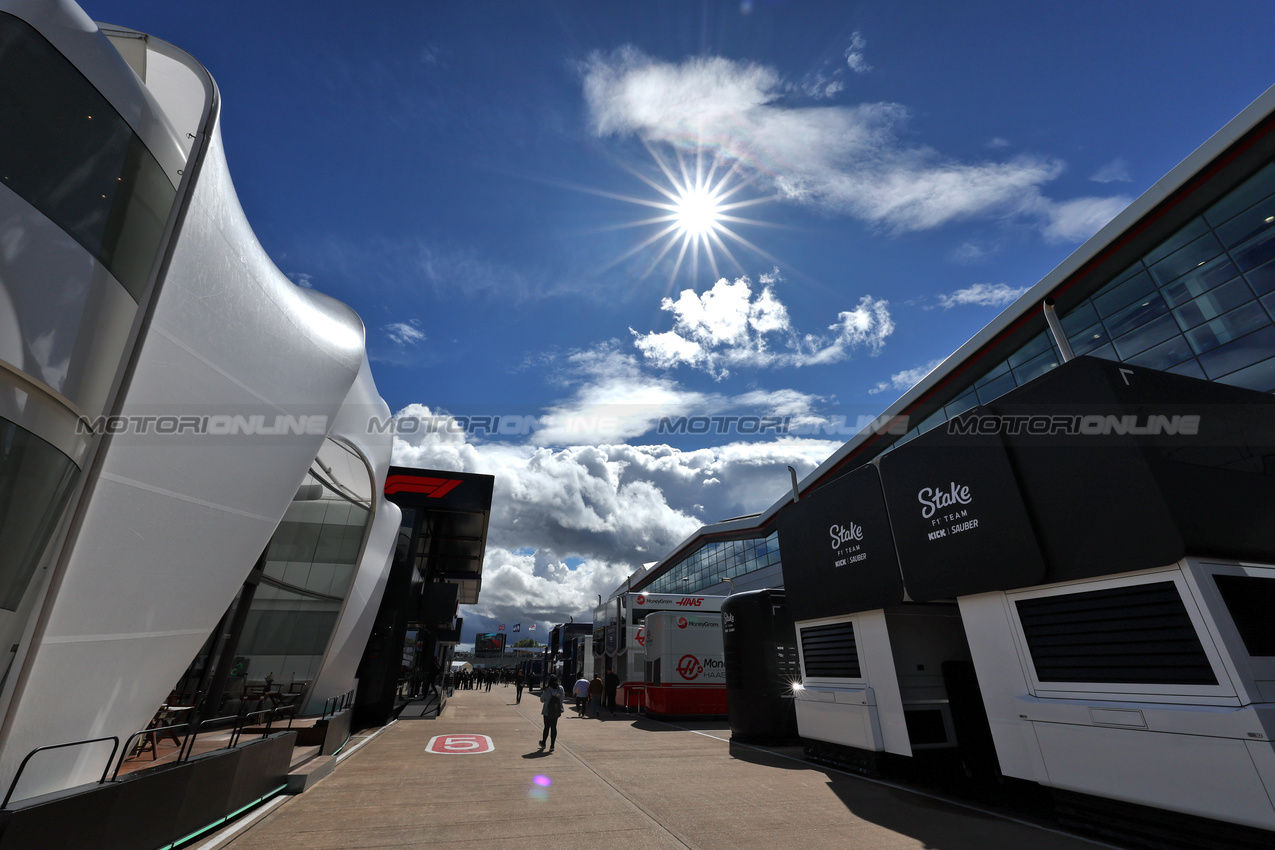 GP GRAN BRETAGNA, Paddock Atmosfera.

06.07.2024. Formula 1 World Championship, Rd 12, British Grand Prix, Silverstone, England, Qualifiche Day.

- www.xpbimages.com, EMail: requests@xpbimages.com © Copyright: Moy / XPB Images