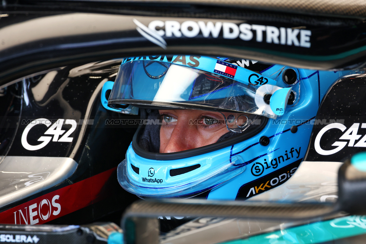 GP GRAN BRETAGNA, George Russell (GBR) Mercedes AMG F1 W15.

06.07.2024. Formula 1 World Championship, Rd 12, British Grand Prix, Silverstone, England, Qualifiche Day.

 - www.xpbimages.com, EMail: requests@xpbimages.com © Copyright: Coates / XPB Images