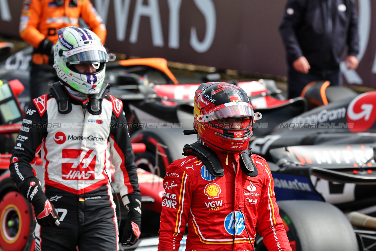 GP GRAN BRETAGNA, Carlos Sainz Jr (ESP) Ferrari in qualifying parc ferme.

06.07.2024. Formula 1 World Championship, Rd 12, British Grand Prix, Silverstone, England, Qualifiche Day.

- www.xpbimages.com, EMail: requests@xpbimages.com © Copyright: Moy / XPB Images