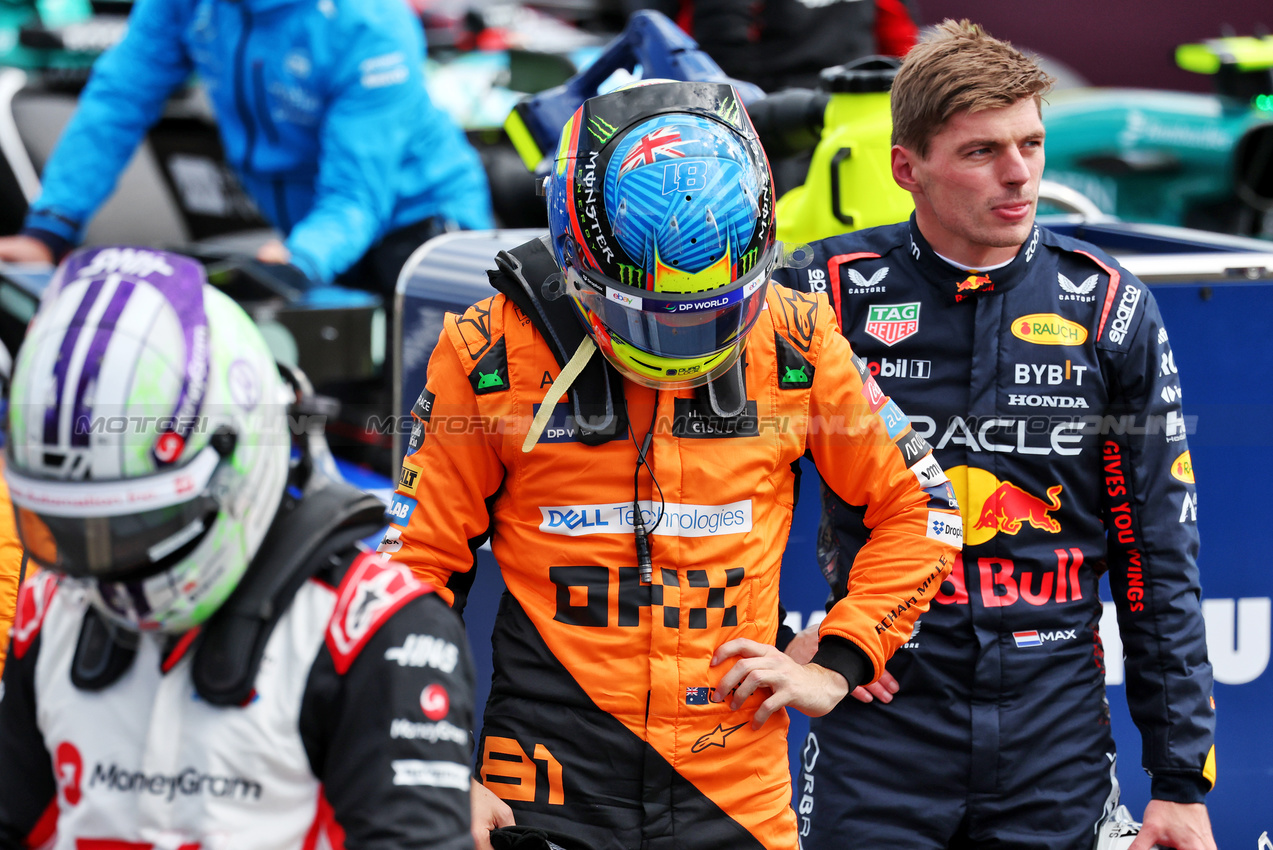 GP GRAN BRETAGNA, Oscar Piastri (AUS) McLaren in qualifying parc ferme.

06.07.2024. Formula 1 World Championship, Rd 12, British Grand Prix, Silverstone, England, Qualifiche Day.

- www.xpbimages.com, EMail: requests@xpbimages.com © Copyright: Moy / XPB Images
