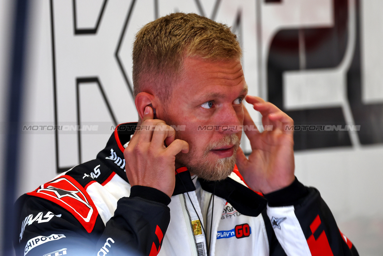 GP GRAN BRETAGNA, Kevin Magnussen (DEN) Haas F1 Team.

06.07.2024. Formula 1 World Championship, Rd 12, British Grand Prix, Silverstone, England, Qualifiche Day.

 - www.xpbimages.com, EMail: requests@xpbimages.com © Copyright: Coates / XPB Images