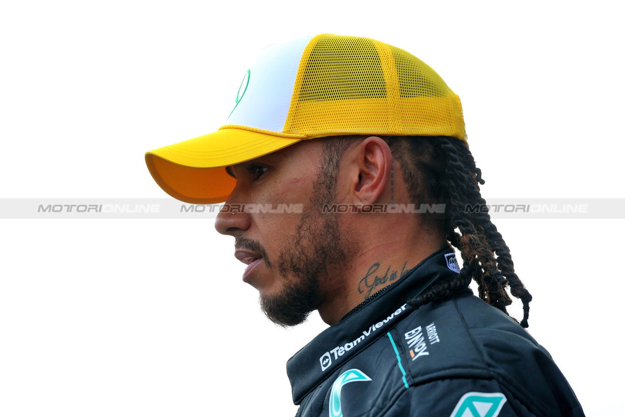 GP GRAN BRETAGNA, Lewis Hamilton (GBR) Mercedes AMG F1.

06.07.2024. Formula 1 World Championship, Rd 12, British Grand Prix, Silverstone, England, Qualifiche Day.

 - www.xpbimages.com, EMail: requests@xpbimages.com © Copyright: Coates / XPB Images