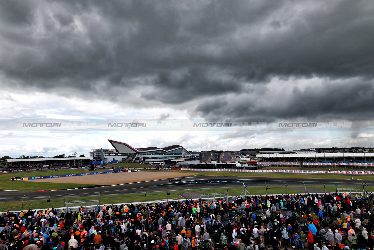 GP GRAN BRETAGNA, George Russell (GBR) Mercedes AMG F1 W15.

06.07.2024. Formula 1 World Championship, Rd 12, British Grand Prix, Silverstone, England, Qualifiche Day.

 - www.xpbimages.com, EMail: requests@xpbimages.com © Copyright: Coates / XPB Images