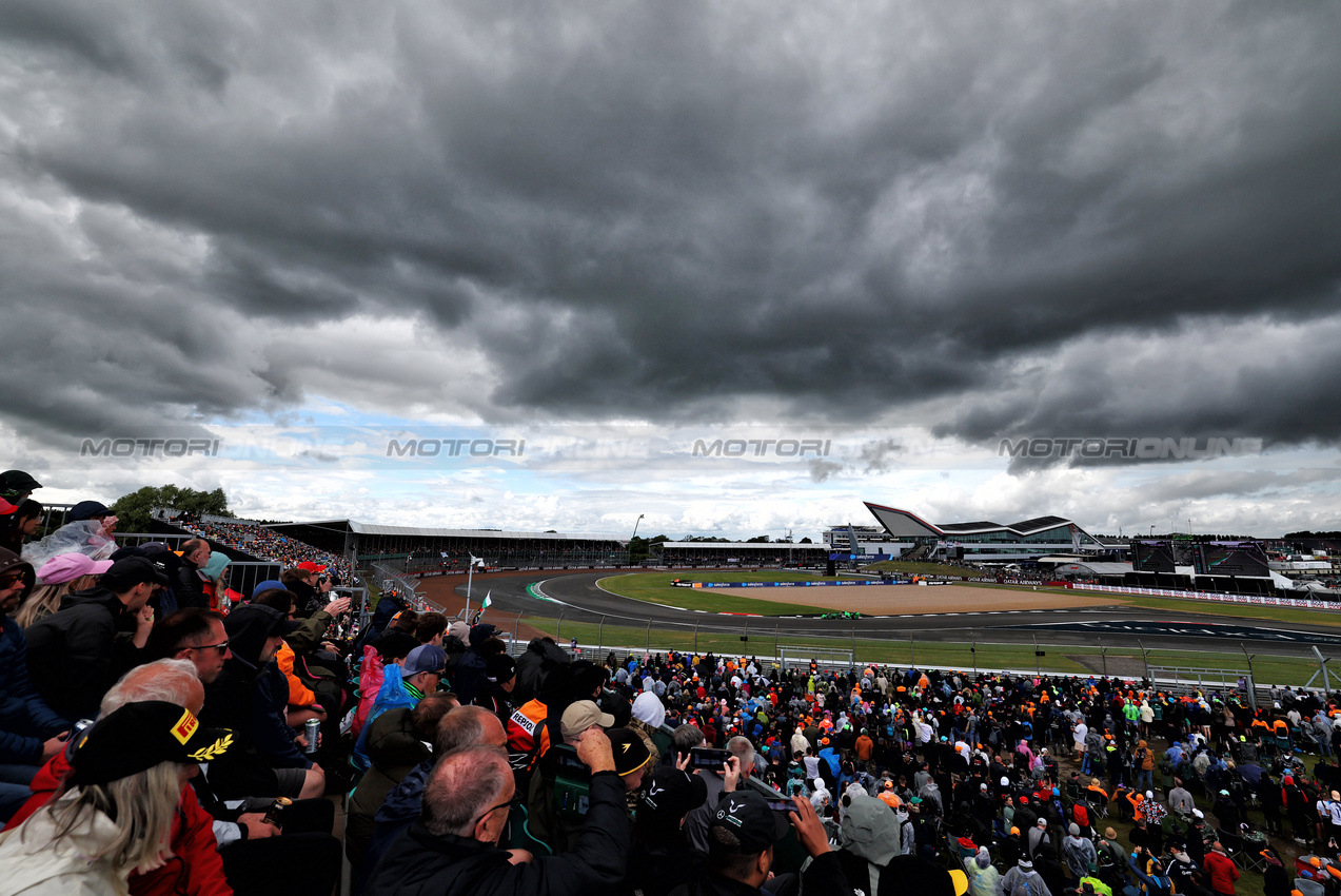 GP GRAN BRETAGNA, Zhou Guanyu (CHN) Sauber C44.

06.07.2024. Formula 1 World Championship, Rd 12, British Grand Prix, Silverstone, England, Qualifiche Day.

 - www.xpbimages.com, EMail: requests@xpbimages.com © Copyright: Coates / XPB Images