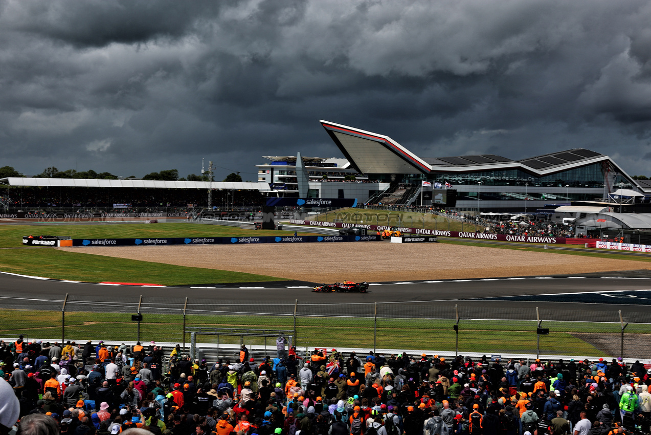 GP GRAN BRETAGNA, Max Verstappen (NLD) Red Bull Racing RB20.

06.07.2024. Formula 1 World Championship, Rd 12, British Grand Prix, Silverstone, England, Qualifiche Day.

 - www.xpbimages.com, EMail: requests@xpbimages.com © Copyright: Coates / XPB Images