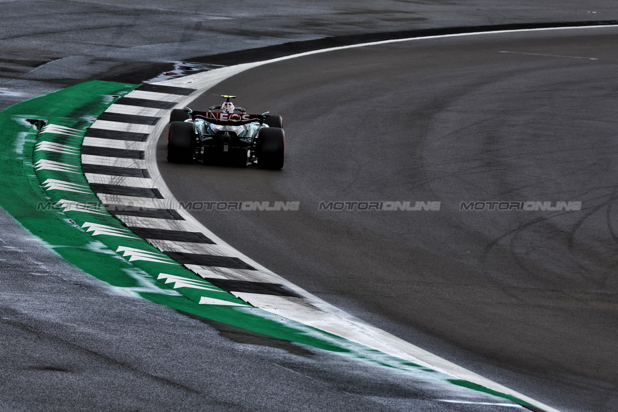 GP GRAN BRETAGNA, Lewis Hamilton (GBR) Mercedes AMG F1 W15.

06.07.2024. Formula 1 World Championship, Rd 12, British Grand Prix, Silverstone, England, Qualifiche Day.

 - www.xpbimages.com, EMail: requests@xpbimages.com © Copyright: Coates / XPB Images