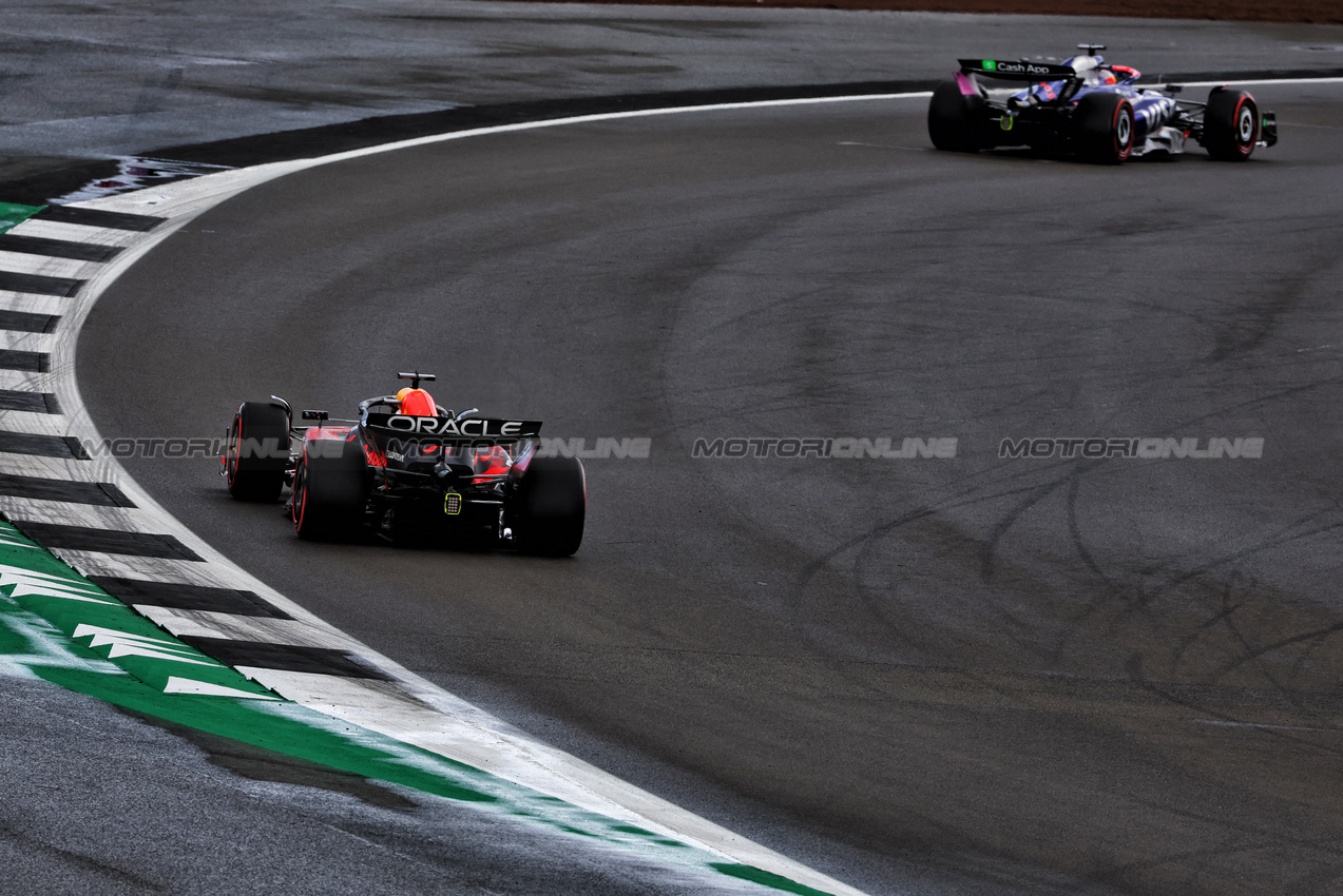 GP GRAN BRETAGNA, Max Verstappen (NLD) Red Bull Racing RB20.

06.07.2024. Formula 1 World Championship, Rd 12, British Grand Prix, Silverstone, England, Qualifiche Day.

 - www.xpbimages.com, EMail: requests@xpbimages.com © Copyright: Coates / XPB Images