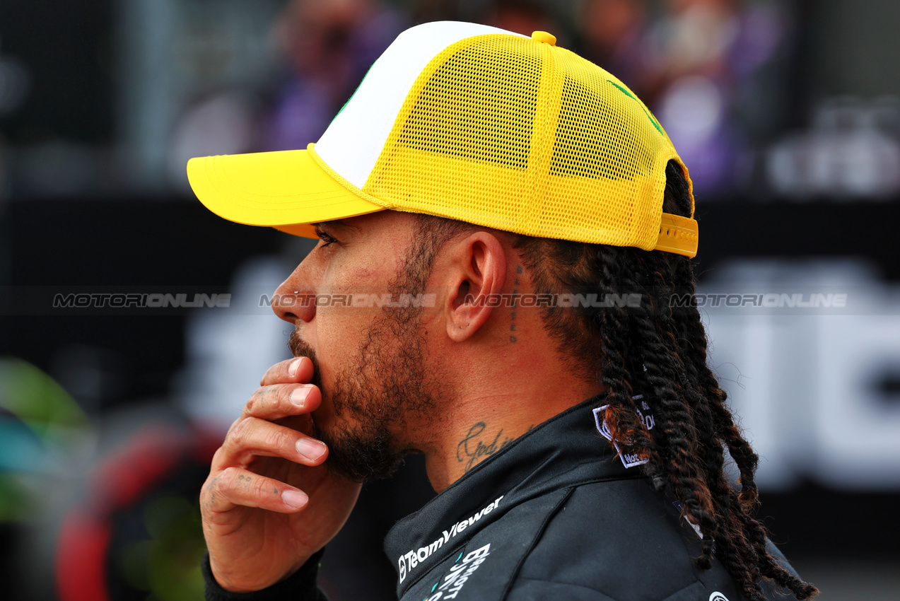 GP GRAN BRETAGNA, Lewis Hamilton (GBR) Mercedes AMG F1 in qualifying parc ferme.

06.07.2024. Formula 1 World Championship, Rd 12, British Grand Prix, Silverstone, England, Qualifiche Day.

 - www.xpbimages.com, EMail: requests@xpbimages.com © Copyright: Coates / XPB Images