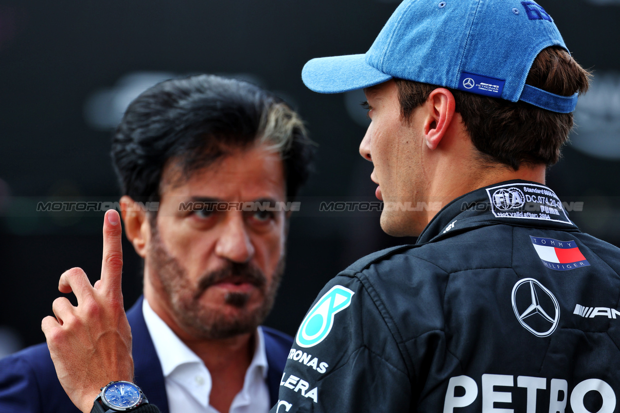 GP GRAN BRETAGNA, Pole sitter George Russell (GBR) Mercedes AMG F1 in qualifying parc ferme with Mohammed Bin Sulayem (UAE) FIA President.

06.07.2024. Formula 1 World Championship, Rd 12, British Grand Prix, Silverstone, England, Qualifiche Day.

 - www.xpbimages.com, EMail: requests@xpbimages.com © Copyright: Coates / XPB Images