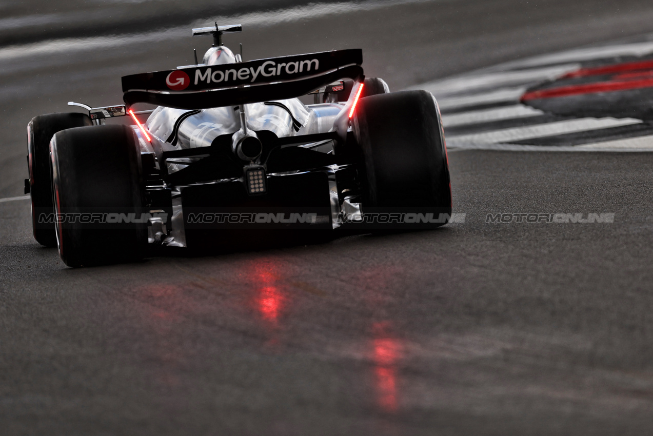 GP GRAN BRETAGNA, Kevin Magnussen (DEN) Haas VF-24.

06.07.2024. Formula 1 World Championship, Rd 12, British Grand Prix, Silverstone, England, Qualifiche Day.

- www.xpbimages.com, EMail: requests@xpbimages.com © Copyright: Rew / XPB Images