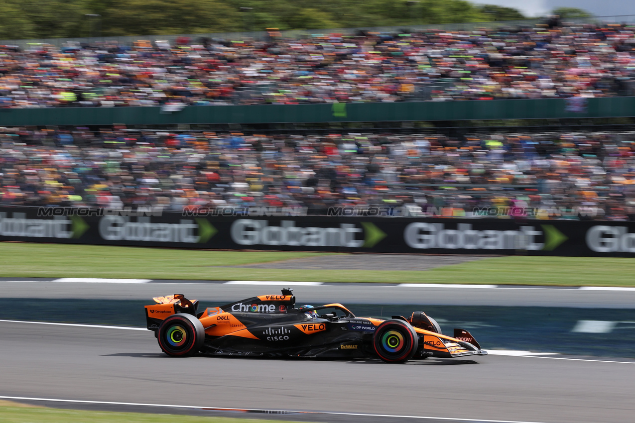 GP GRAN BRETAGNA, Oscar Piastri (AUS) McLaren MCL38.

06.07.2024. Formula 1 World Championship, Rd 12, British Grand Prix, Silverstone, England, Qualifiche Day.

 - www.xpbimages.com, EMail: requests@xpbimages.com © Copyright: Davenport / XPB Images