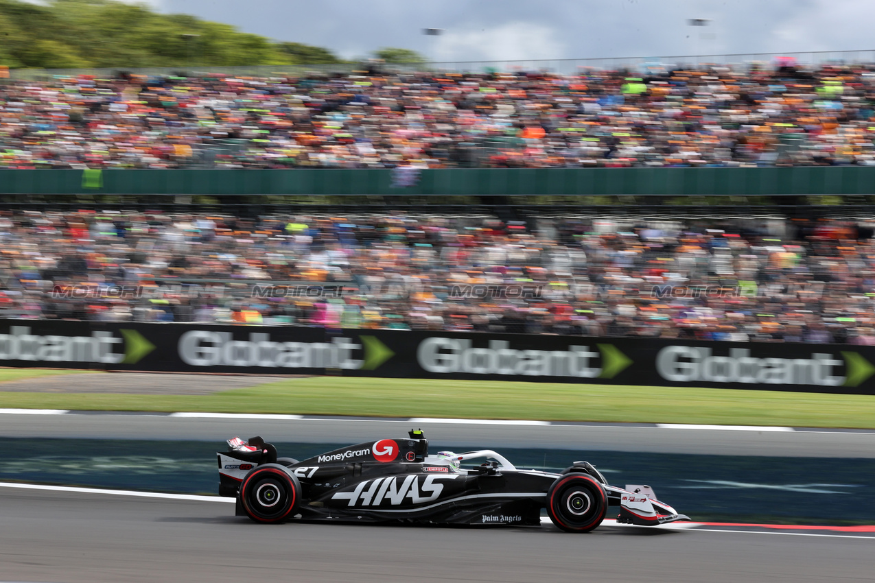 GP GRAN BRETAGNA, Nico Hulkenberg (GER) Haas VF-24.

06.07.2024. Formula 1 World Championship, Rd 12, British Grand Prix, Silverstone, England, Qualifiche Day.

 - www.xpbimages.com, EMail: requests@xpbimages.com © Copyright: Davenport / XPB Images