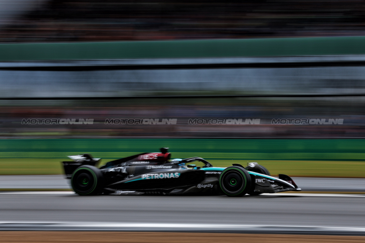 GP GRAN BRETAGNA, George Russell (GBR) Mercedes AMG F1 W15.

06.07.2024. Formula 1 World Championship, Rd 12, British Grand Prix, Silverstone, England, Qualifiche Day.

 - www.xpbimages.com, EMail: requests@xpbimages.com © Copyright: Coates / XPB Images