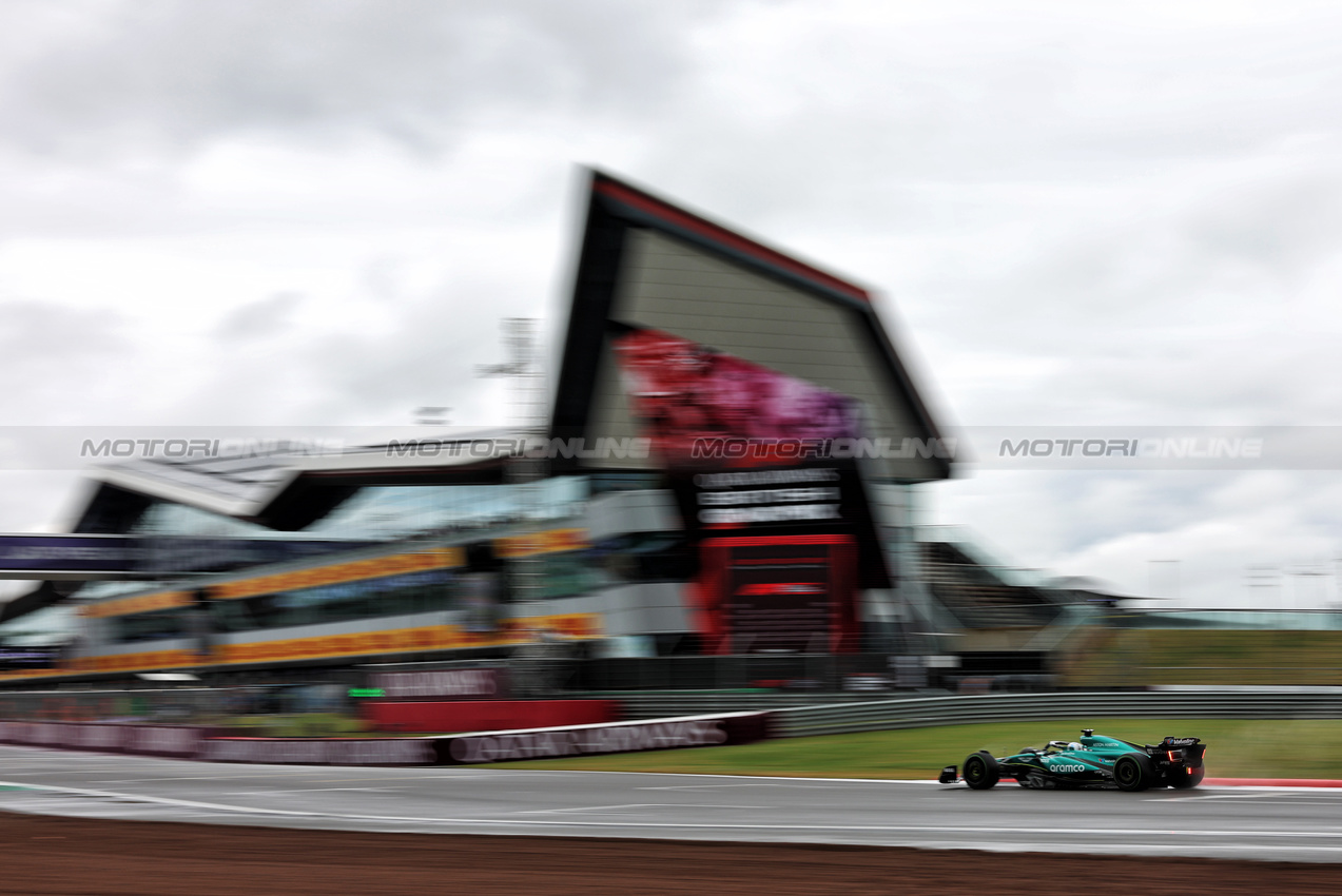 GP GRAN BRETAGNA, Fernando Alonso (ESP) Aston Martin F1 Team AMR24.

06.07.2024. Formula 1 World Championship, Rd 12, British Grand Prix, Silverstone, England, Qualifiche Day.

- www.xpbimages.com, EMail: requests@xpbimages.com © Copyright: Rew / XPB Images