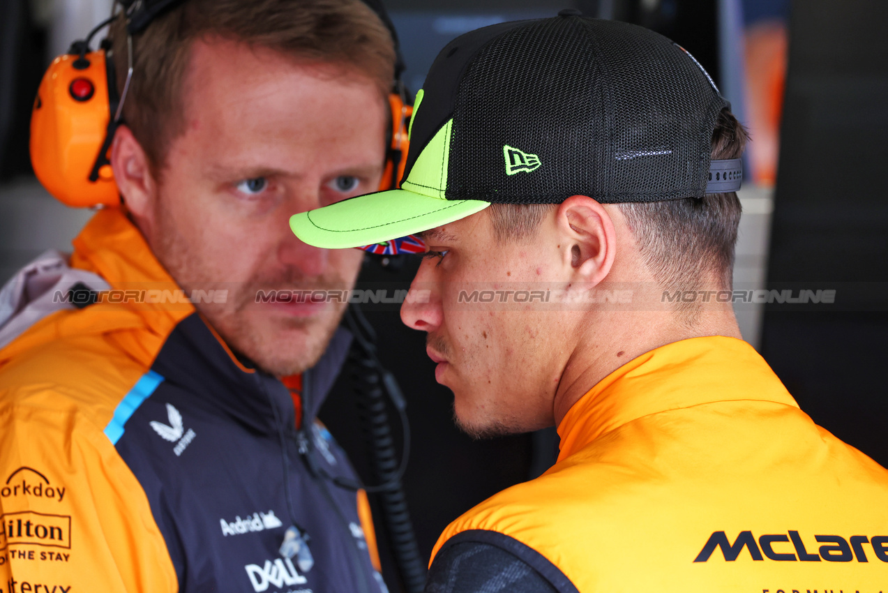 GP GRAN BRETAGNA, Lando Norris (GBR) McLaren.

05.07.2024. Formula 1 World Championship, Rd 12, British Grand Prix, Silverstone, England, Practice Day.

 - www.xpbimages.com, EMail: requests@xpbimages.com © Copyright: Coates / XPB Images