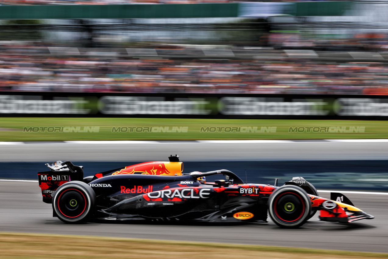 GP GRAN BRETAGNA, Max Verstappen (NLD) Red Bull Racing RB20.

05.07.2024. Formula 1 World Championship, Rd 12, British Grand Prix, Silverstone, England, Practice Day.

 - www.xpbimages.com, EMail: requests@xpbimages.com © Copyright: Coates / XPB Images