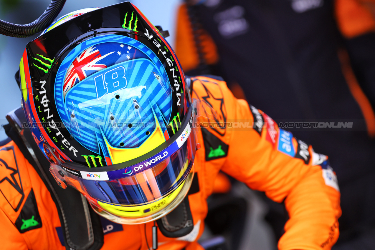 GP GRAN BRETAGNA, Oscar Piastri (AUS) McLaren MCL38.

05.07.2024. Formula 1 World Championship, Rd 12, British Grand Prix, Silverstone, England, Practice Day.

- www.xpbimages.com, EMail: requests@xpbimages.com © Copyright: Batchelor / XPB Images