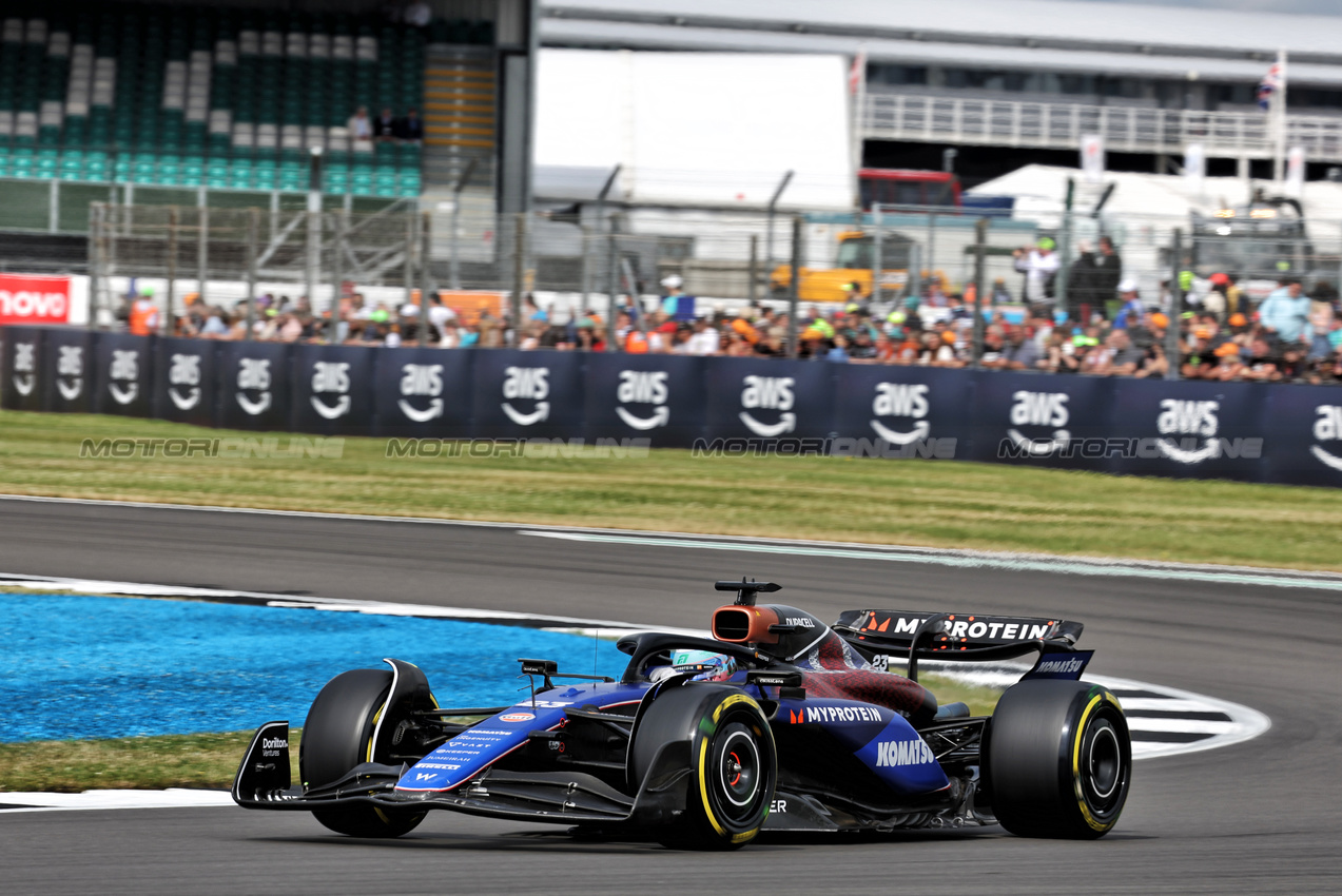 GP GRAN BRETAGNA, Alexander Albon (THA) Williams Racing FW46.

05.07.2024. Formula 1 World Championship, Rd 12, British Grand Prix, Silverstone, England, Practice Day.

- www.xpbimages.com, EMail: requests@xpbimages.com © Copyright: Bearne / XPB Images
