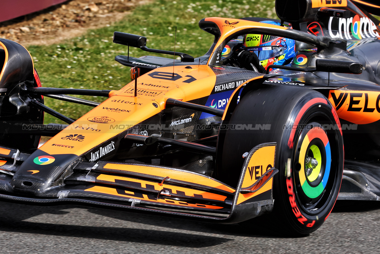 GP GRAN BRETAGNA, Oscar Piastri (AUS) McLaren MCL38.

05.07.2024. Formula 1 World Championship, Rd 12, British Grand Prix, Silverstone, England, Practice Day.

- www.xpbimages.com, EMail: requests@xpbimages.com © Copyright: Batchelor / XPB Images