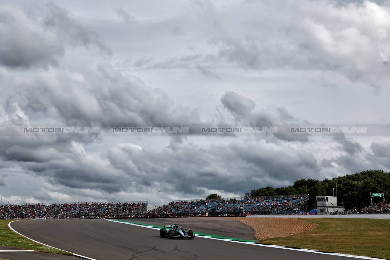 GP GRAN BRETAGNA, Lance Stroll (CDN) Aston Martin F1 Team AMR24.

05.07.2024. Formula 1 World Championship, Rd 12, British Grand Prix, Silverstone, England, Practice Day.

- www.xpbimages.com, EMail: requests@xpbimages.com © Copyright: Charniaux / XPB Images