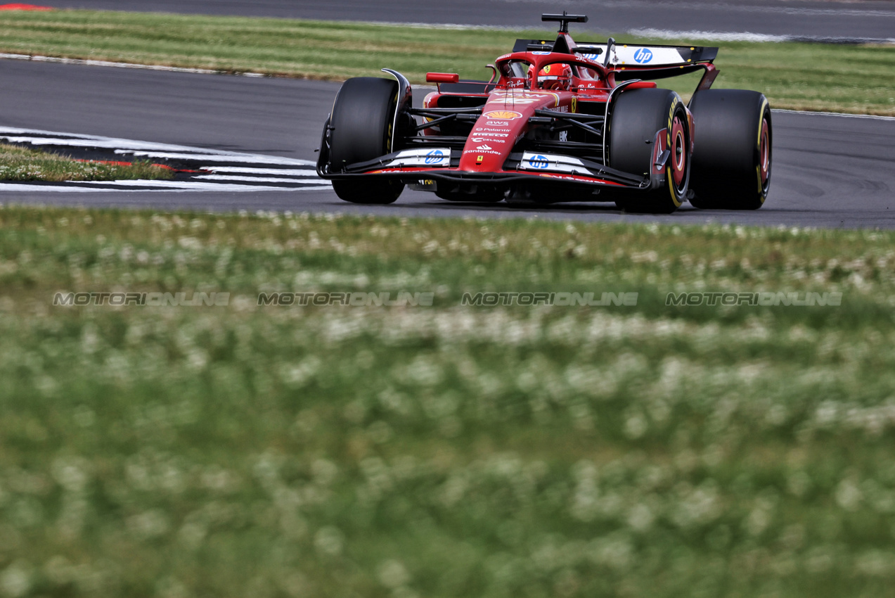 GP GRAN BRETAGNA, Charles Leclerc (MON) Ferrari SF-24.

05.07.2024. Formula 1 World Championship, Rd 12, British Grand Prix, Silverstone, England, Practice Day.

- www.xpbimages.com, EMail: requests@xpbimages.com © Copyright: Bearne / XPB Images