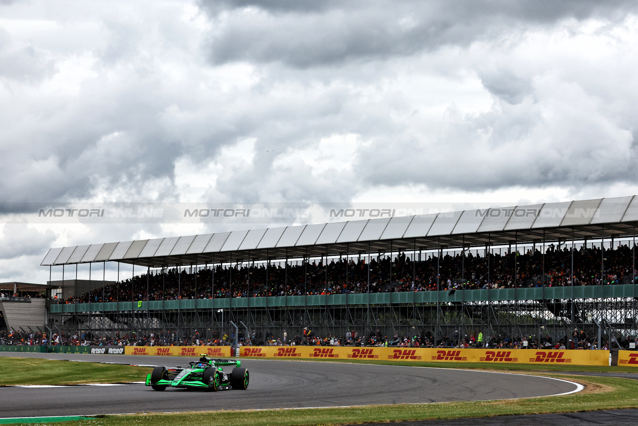 GP GRAN BRETAGNA, Zhou Guanyu (CHN) Sauber C44.

05.07.2024. Formula 1 World Championship, Rd 12, British Grand Prix, Silverstone, England, Practice Day.

 - www.xpbimages.com, EMail: requests@xpbimages.com © Copyright: Coates / XPB Images