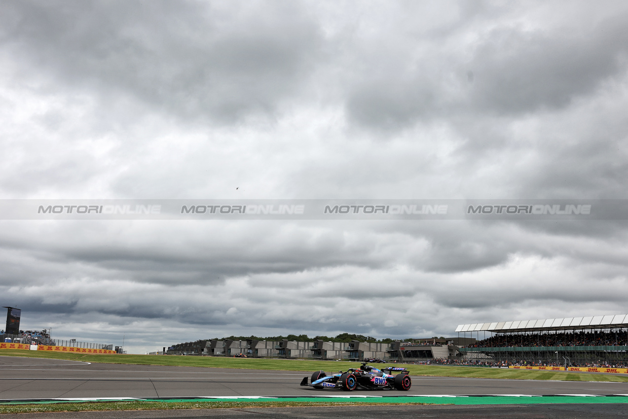 GP GRAN BRETAGNA, Esteban Ocon (FRA) Alpine F1 Team A524.

05.07.2024. Formula 1 World Championship, Rd 12, British Grand Prix, Silverstone, England, Practice Day.

- www.xpbimages.com, EMail: requests@xpbimages.com © Copyright: Bearne / XPB Images