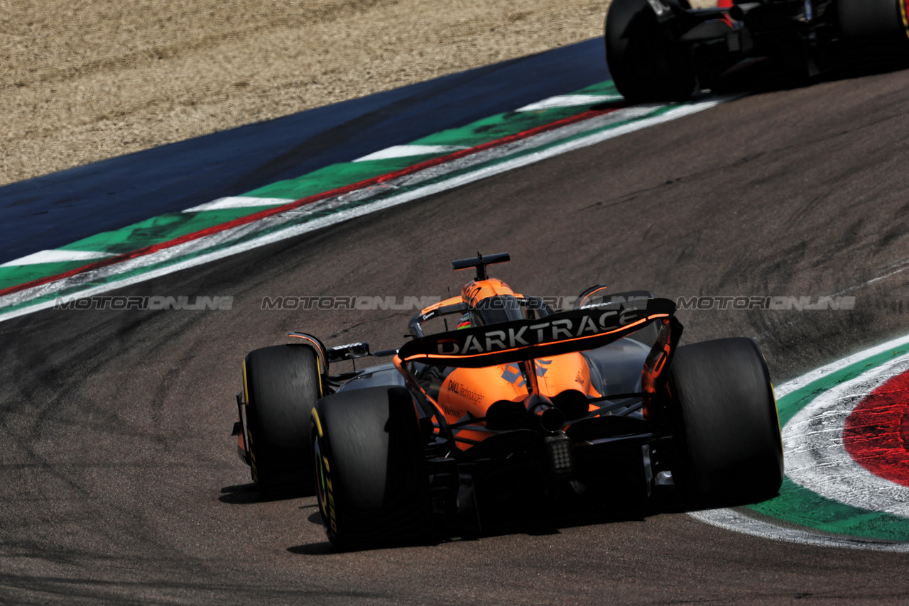 GP IMOLA, Oscar Piastri (AUS) McLaren MCL38.

19.05.2024. Formula 1 World Championship, Rd 7, Emilia Romagna Grand Prix, Imola, Italy, Gara Day.

 - www.xpbimages.com, EMail: requests@xpbimages.com © Copyright: Staley / XPB Images