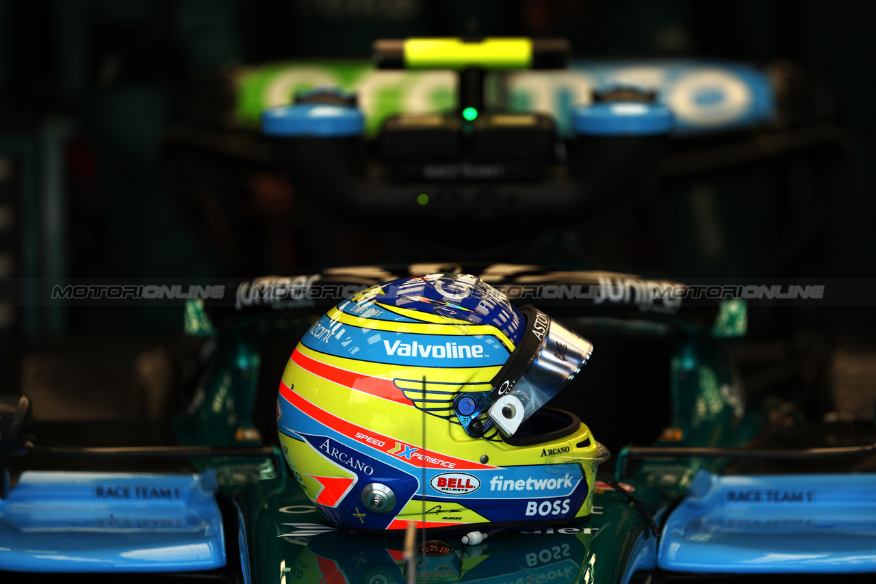 GP IMOLA, The helmet of Fernando Alonso (ESP) Aston Martin F1 Team AMR24.

19.05.2024. Formula 1 World Championship, Rd 7, Emilia Romagna Grand Prix, Imola, Italy, Gara Day.

 - www.xpbimages.com, EMail: requests@xpbimages.com © Copyright: Staley / XPB Images