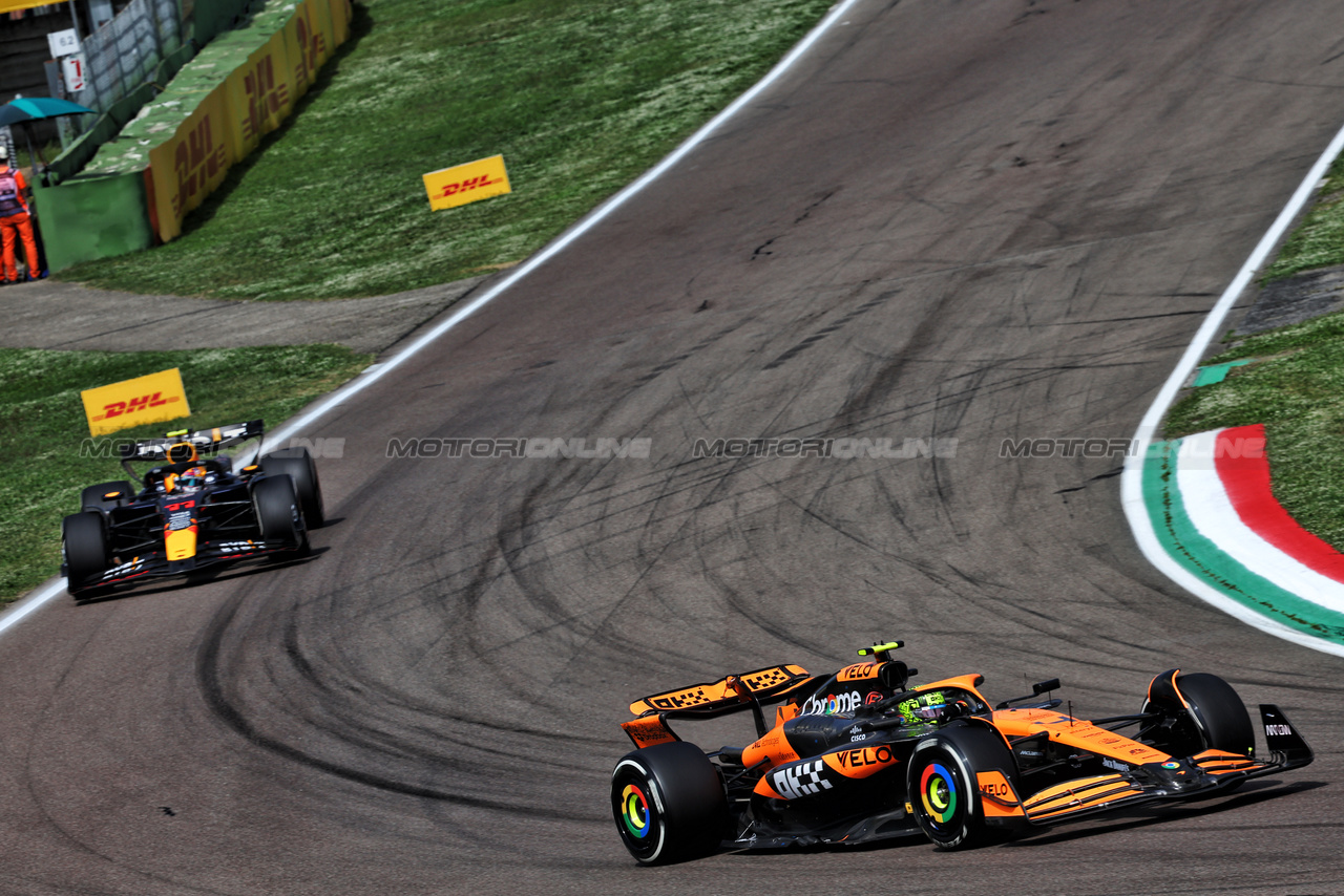 GP IMOLA, Lando Norris (GBR) McLaren MCL38.

19.05.2024. Formula 1 World Championship, Rd 7, Emilia Romagna Grand Prix, Imola, Italy, Gara Day.

- www.xpbimages.com, EMail: requests@xpbimages.com © Copyright: Batchelor / XPB Images