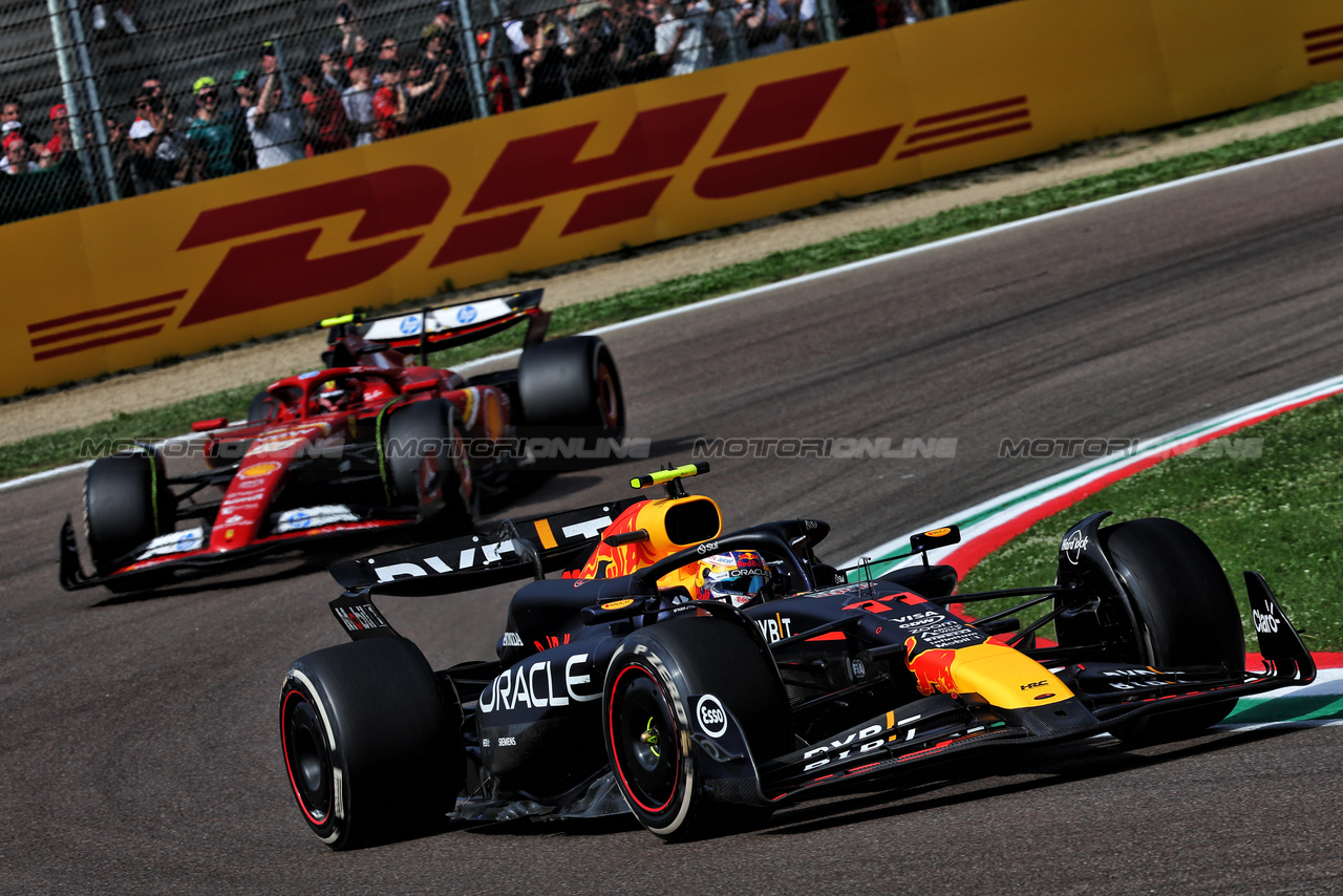 GP IMOLA, Sergio Perez (MEX) Red Bull Racing RB20.

19.05.2024. Formula 1 World Championship, Rd 7, Emilia Romagna Grand Prix, Imola, Italy, Gara Day.

- www.xpbimages.com, EMail: requests@xpbimages.com © Copyright: Batchelor / XPB Images