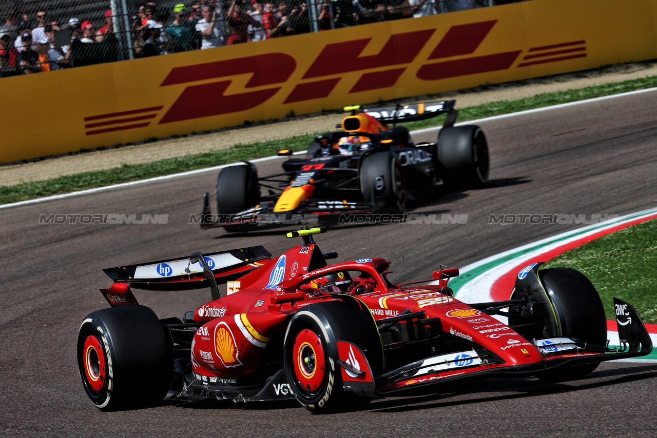 GP IMOLA, Carlos Sainz Jr (ESP) Ferrari SF-24.

19.05.2024. Formula 1 World Championship, Rd 7, Emilia Romagna Grand Prix, Imola, Italy, Gara Day.

- www.xpbimages.com, EMail: requests@xpbimages.com © Copyright: Batchelor / XPB Images