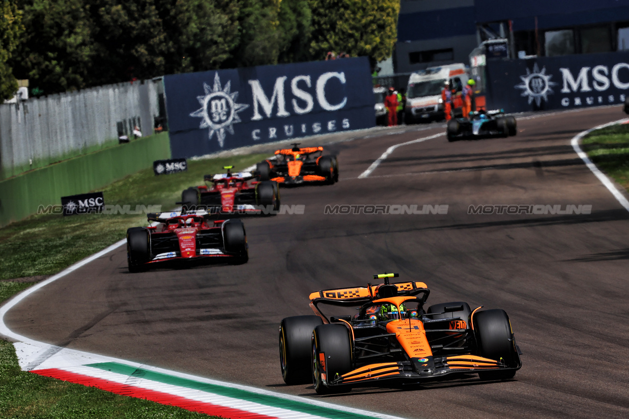 GP IMOLA, Lando Norris (GBR) McLaren MCL38.

19.05.2024. Formula 1 World Championship, Rd 7, Emilia Romagna Grand Prix, Imola, Italy, Gara Day.

- www.xpbimages.com, EMail: requests@xpbimages.com © Copyright: Batchelor / XPB Images