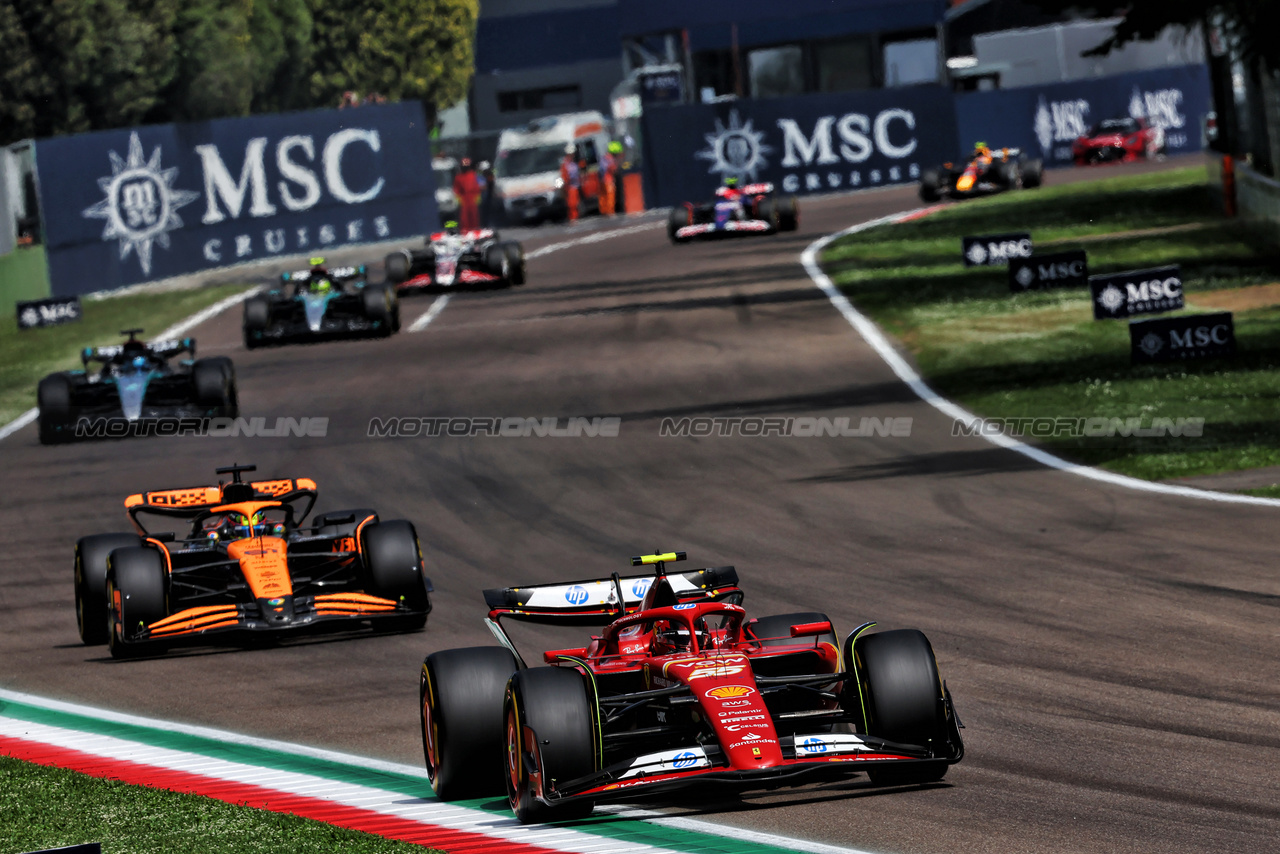 GP IMOLA, Carlos Sainz Jr (ESP) Ferrari SF-24.

19.05.2024. Formula 1 World Championship, Rd 7, Emilia Romagna Grand Prix, Imola, Italy, Gara Day.

- www.xpbimages.com, EMail: requests@xpbimages.com © Copyright: Batchelor / XPB Images