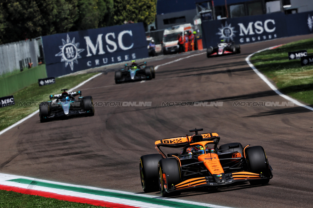 GP IMOLA, Oscar Piastri (AUS) McLaren MCL38.

19.05.2024. Formula 1 World Championship, Rd 7, Emilia Romagna Grand Prix, Imola, Italy, Gara Day.

- www.xpbimages.com, EMail: requests@xpbimages.com © Copyright: Batchelor / XPB Images