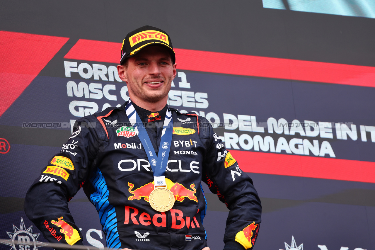 GP IMOLA, 1st place Max Verstappen (NLD) Red Bull Racing.
19.05.2024. Formula 1 World Championship, Rd 7, Emilia Romagna Grand Prix, Imola, Italy, Gara Day.
- www.xpbimages.com, EMail: requests@xpbimages.com © Copyright: Batchelor / XPB Images