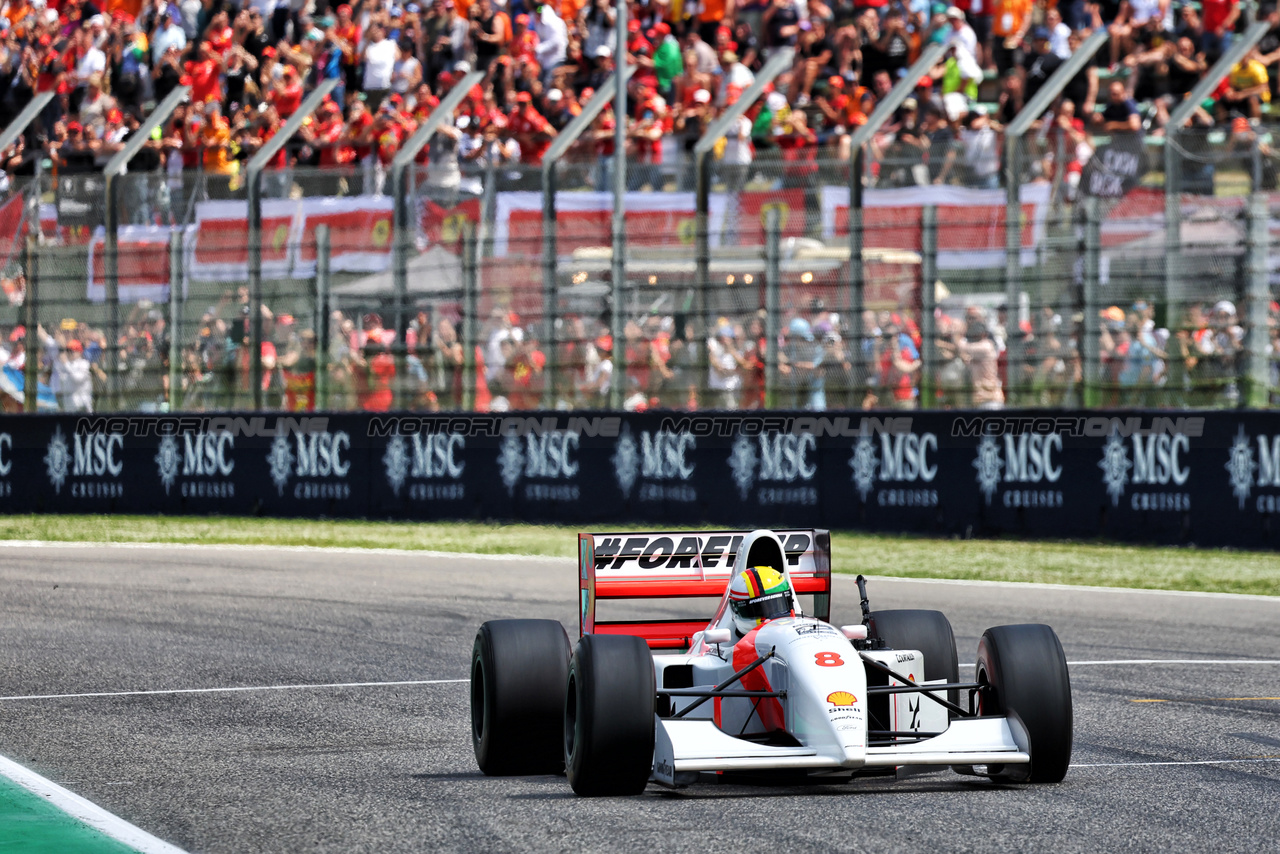 GP IMOLA, Sebastian Vettel (GER) in a 1993 McLaren MP4/8.

19.05.2024. Formula 1 World Championship, Rd 7, Emilia Romagna Grand Prix, Imola, Italy, Gara Day.

- www.xpbimages.com, EMail: requests@xpbimages.com © Copyright: Batchelor / XPB Images