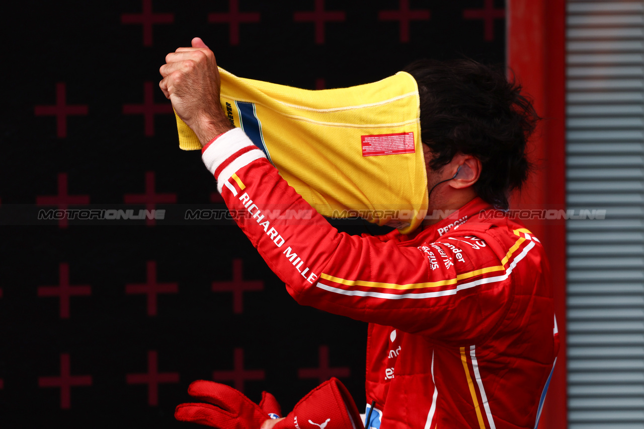 GP IMOLA, Carlos Sainz Jr (ESP), Ferrari 
19.05.2024. Formula 1 World Championship, Rd 7, Emilia Romagna Grand Prix, Imola, Italy, Gara Day.
- www.xpbimages.com, EMail: requests@xpbimages.com © Copyright: Charniaux / XPB Images