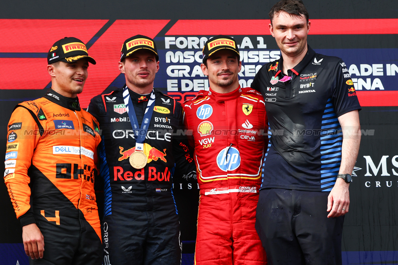 GP IMOLA, David Morgan (GBR) Red Bull Racing Aero Trackside Performance Team Leader Max Verstappen (NLD), Red Bull Racing Charles Leclerc (FRA), Ferrari Lando Norris (GBR), McLaren F1 Team 
19.05.2024. Formula 1 World Championship, Rd 7, Emilia Romagna Grand Prix, Imola, Italy, Gara Day.
- www.xpbimages.com, EMail: requests@xpbimages.com © Copyright: Charniaux / XPB Images